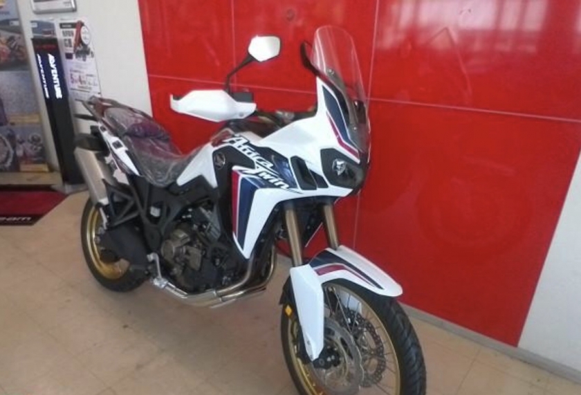 Crf1000l Africa Twin アドベンチャー Dct Ld含む ホンダ ホンダ ｃｒｆ１０００ｌ ａｆｒｉｃａ ｔｗｉｎ ｄｃｔ Zuttoride Market ずっとライドマーケット