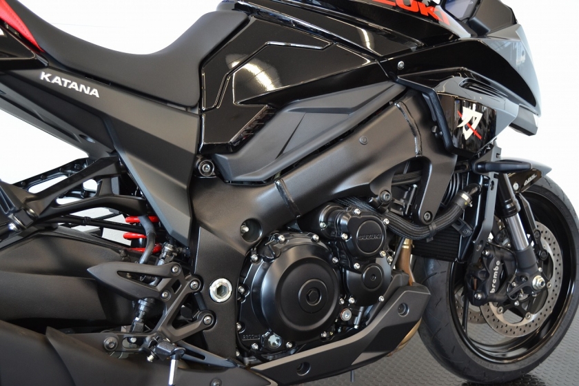 Katana スズキ Suzuki スズキワールド認定中古車 カラードシート仕様 Zuttoride Market ずっとライドマーケット