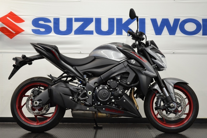 Gsx S1000 スズキ Suzuki Gsx S1000abs スズキワールド認定中古車 年モデル 専用etcキット付き Zuttoride Market ずっとライドマーケット