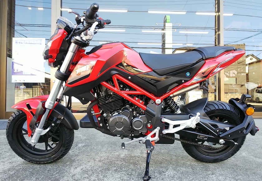 BENELLI ベネリ TNT125 赤 走行距離1900㎞